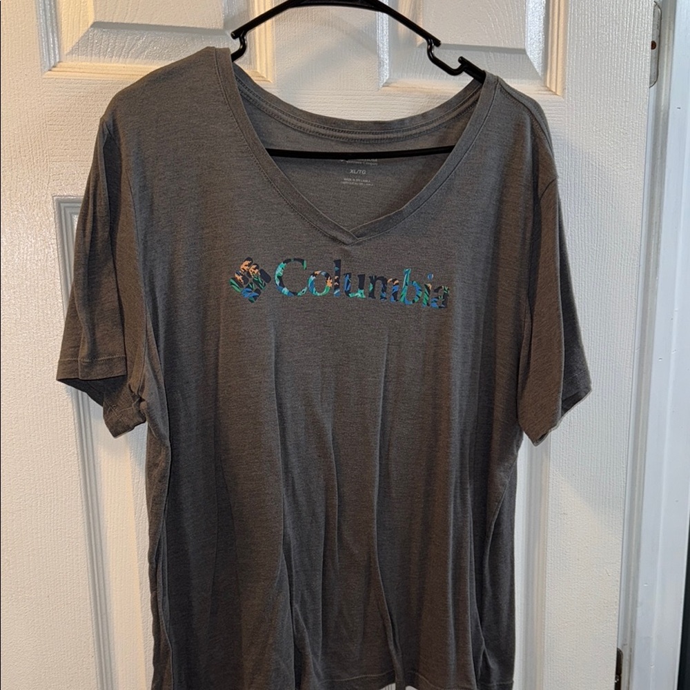 Columbia Gray Short Sleeve Relaxed T-Shirt